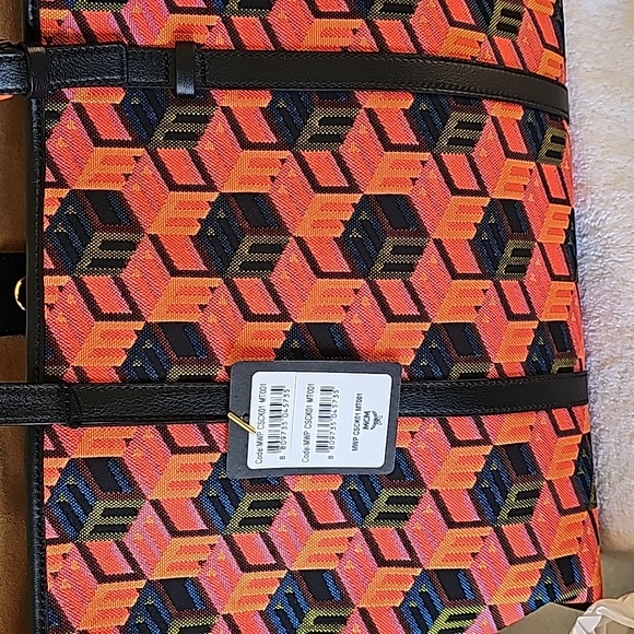 AUTH MCM TOTE - Picture 7 of 7